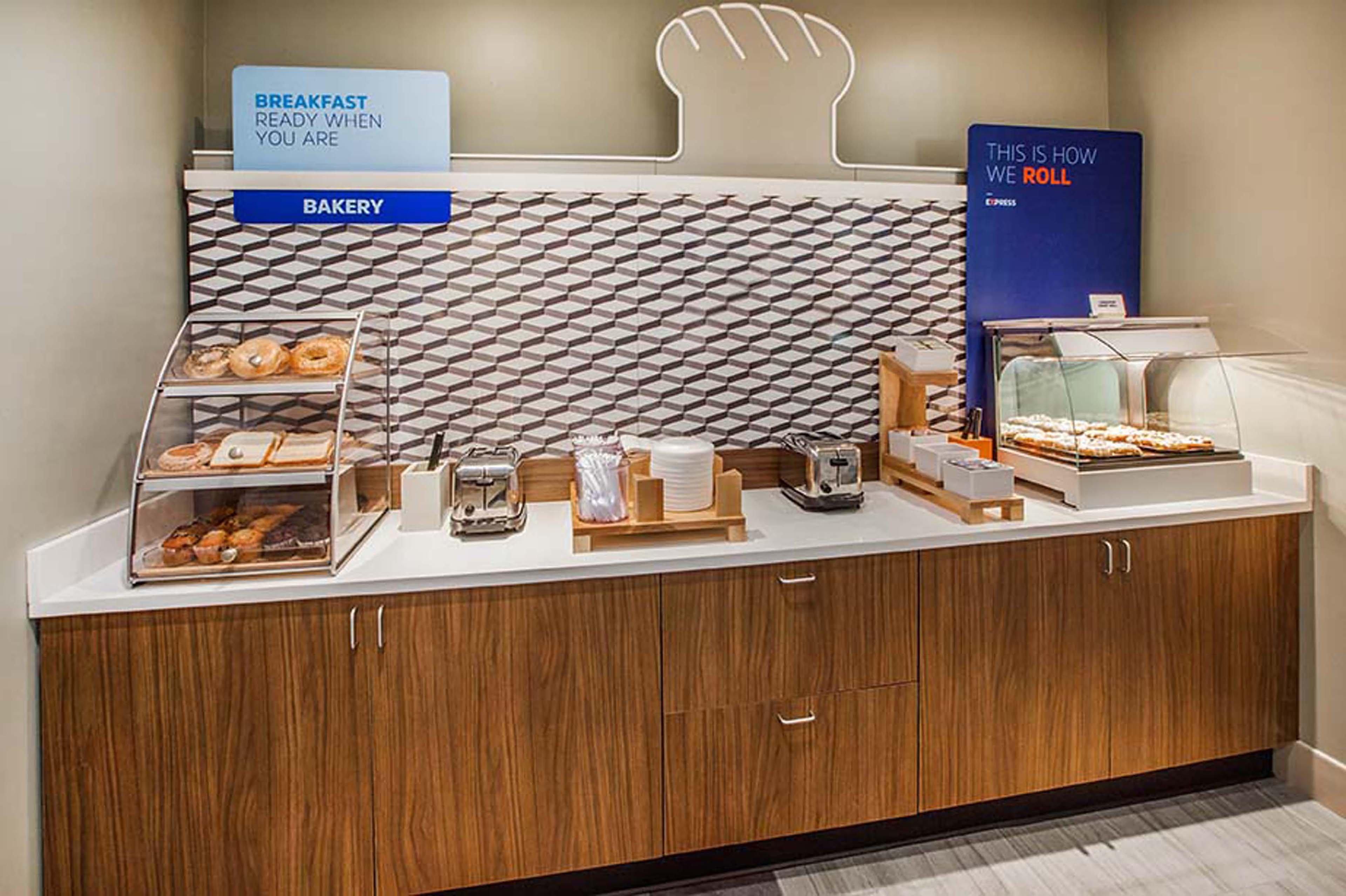 Holiday Inn Express Chicago-Downers Grove By Ihg Extérieur photo