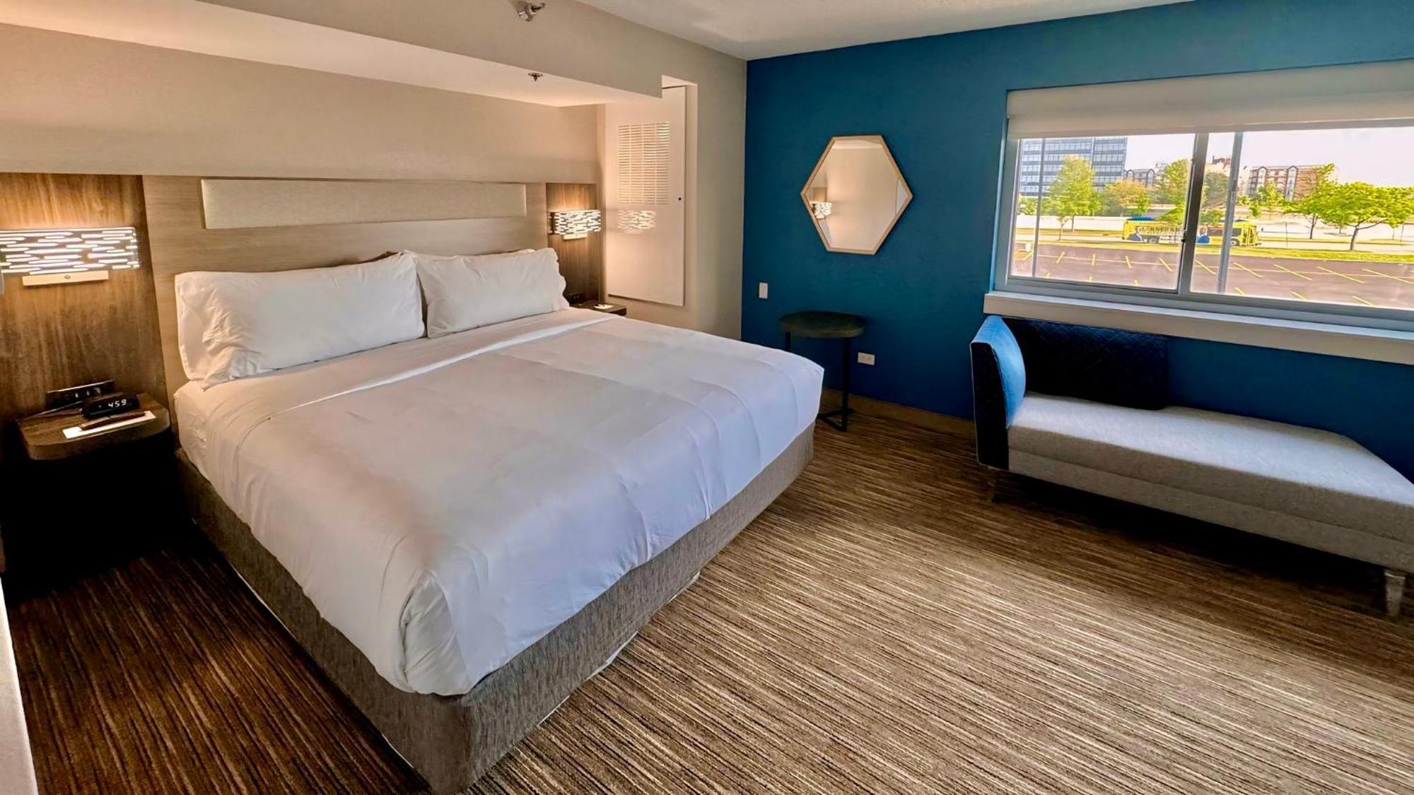 Holiday Inn Express Chicago-Downers Grove By Ihg Extérieur photo