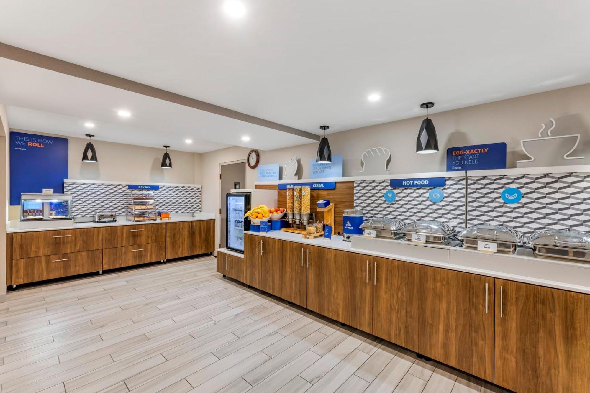 Holiday Inn Express Chicago-Downers Grove By Ihg Extérieur photo